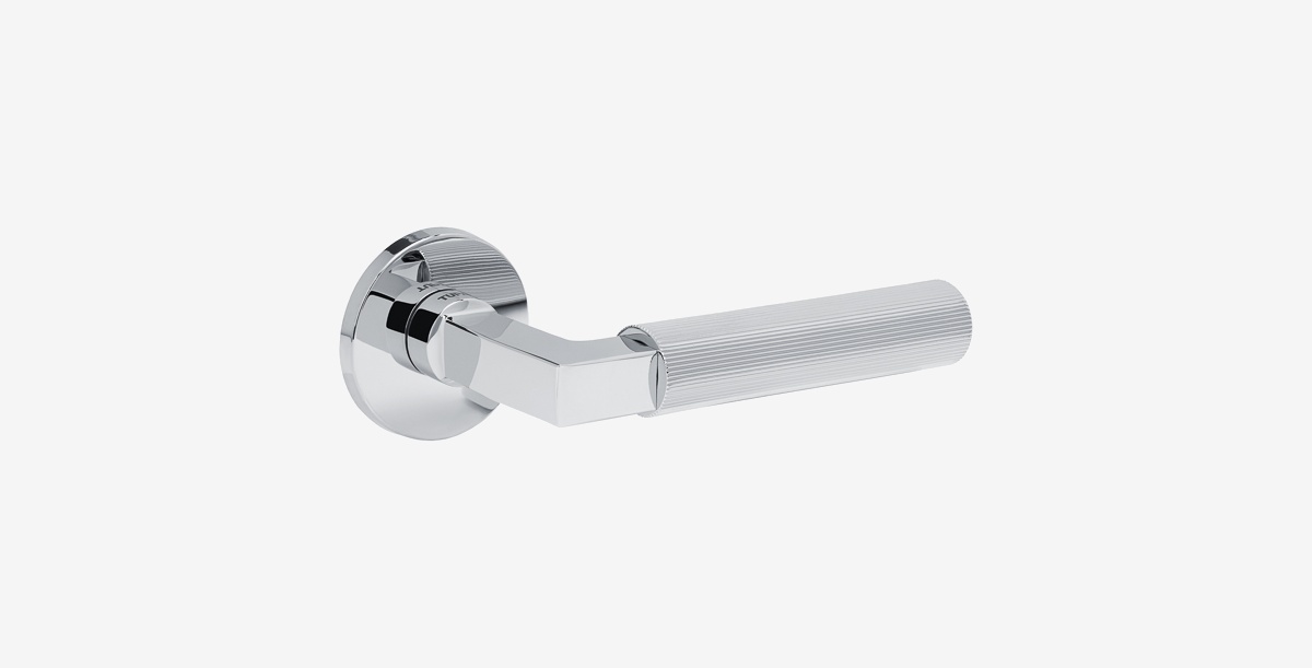 Minimalistyczny Design i Chromowany Blask